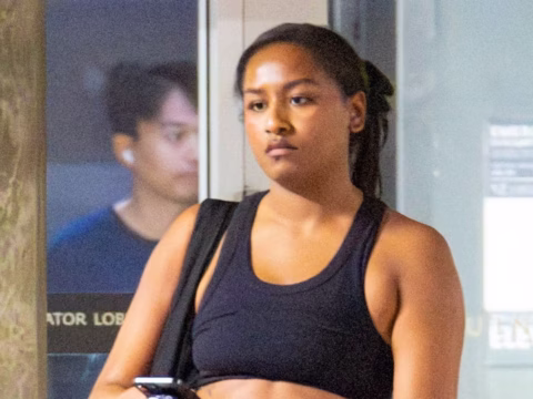 Sasha Obama Enjoys a Post-Gym Vape in Los Angeles