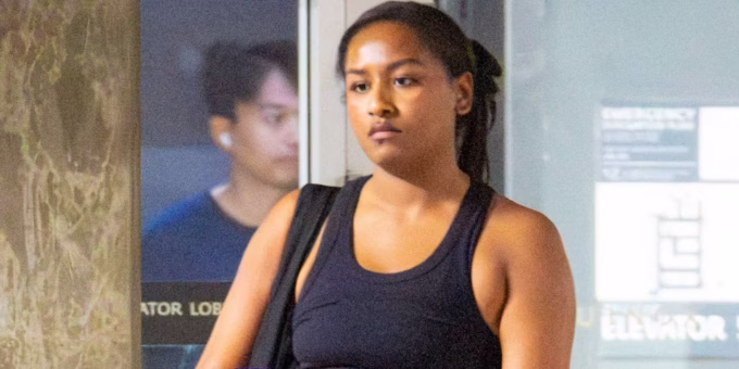Sasha Obama Enjoys a Post-Gym Vape in Los Angeles